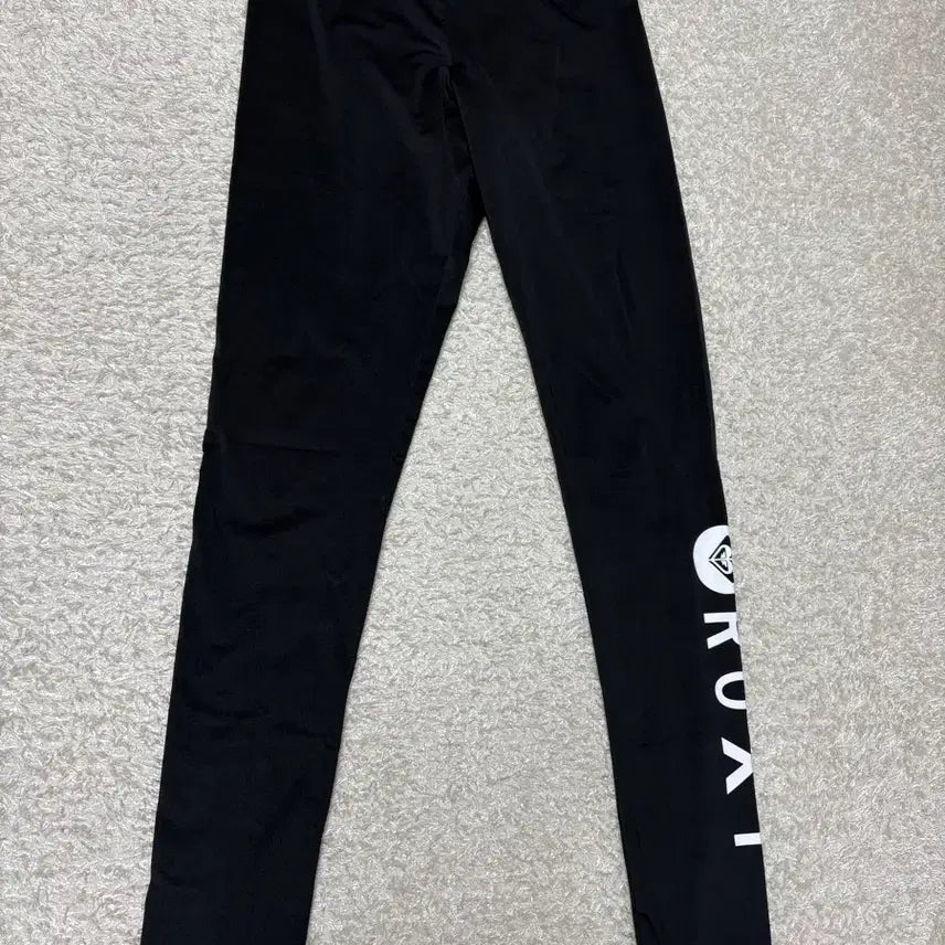 [BUNJANG] Roxy Black Leggings with Logo / 록시 블랙 레깅스 + 로고 포인트