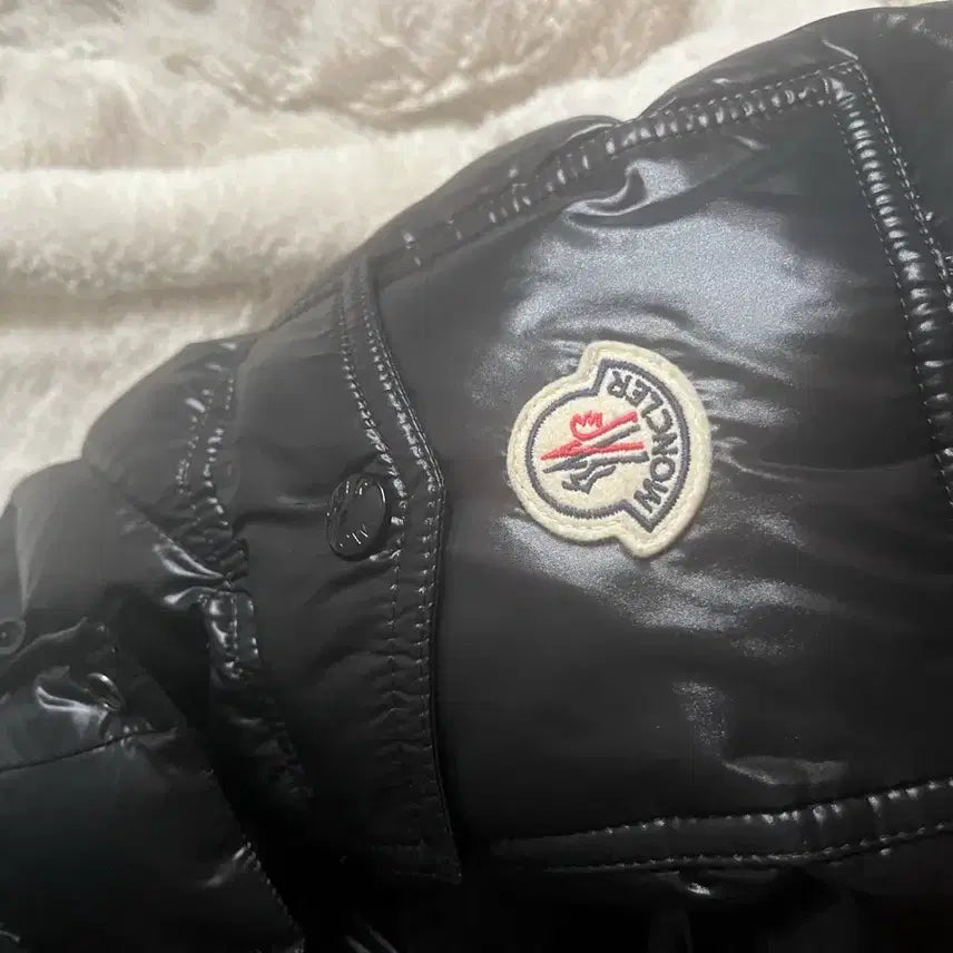 [BUNJANG] Moncler Maya Padded Jacket / 몽클레어 마야 패딩