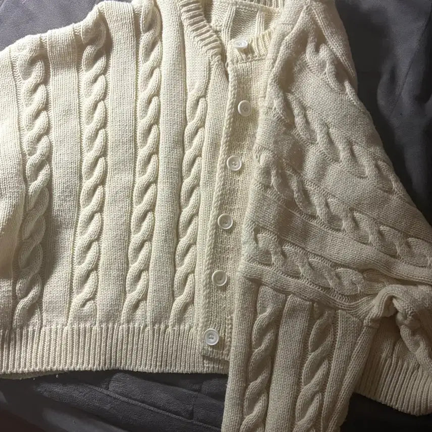 [BUNJANG] Ivory Cable Knit Cardigan / 가디건 판매합니다