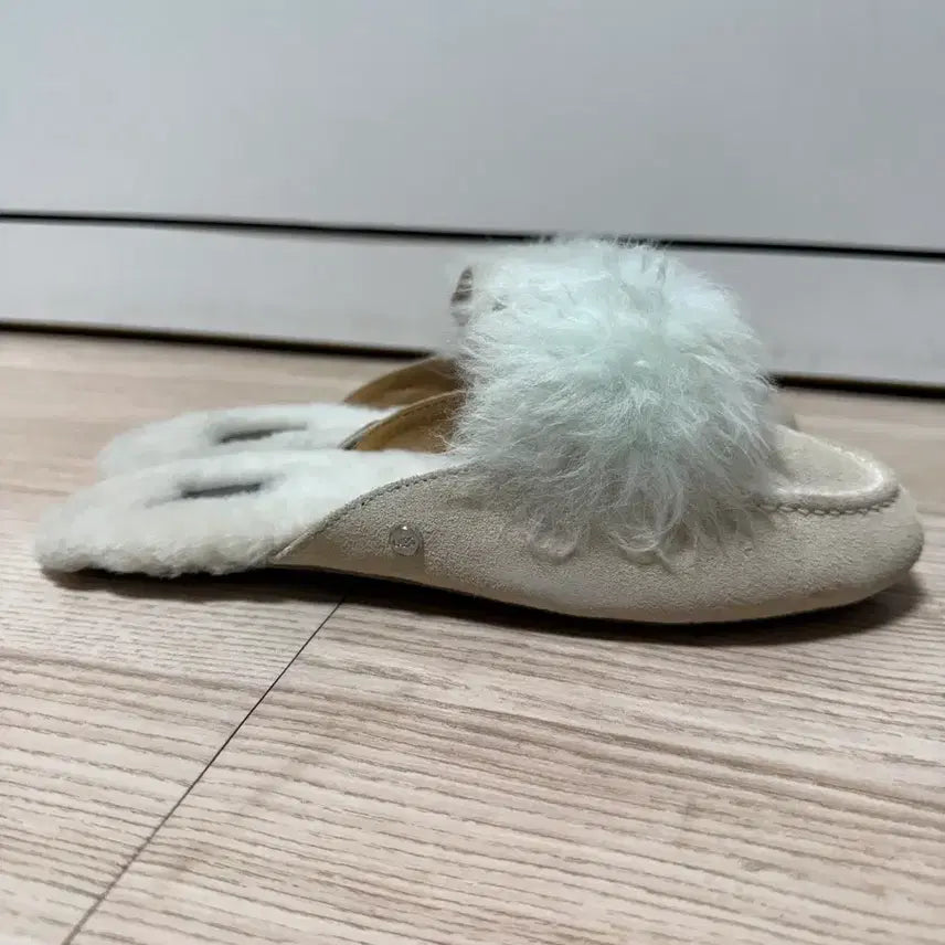 [BUNJANG] UGG Shine Mule (250) / UGG 어그 샤인 뮬 (250)