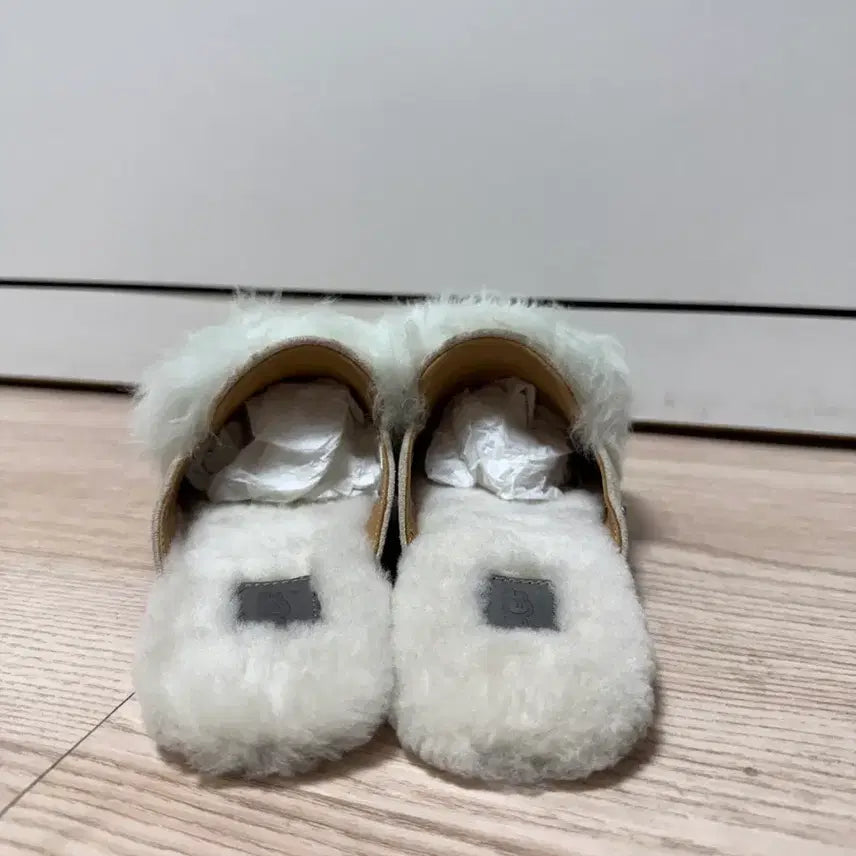 [BUNJANG] UGG Shine Mule (250) / UGG 어그 샤인 뮬 (250)