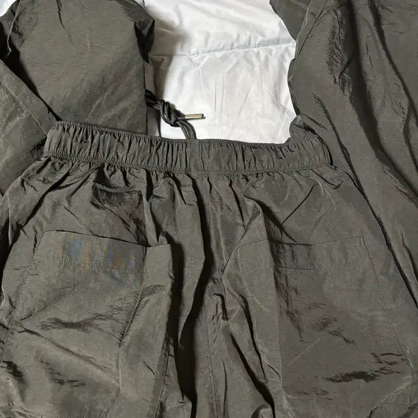 [BUNJANG] Polytelu Human Index Track Pants Black White / 1 폴리테루 휴먼인덱스 트랙 팬츠 블랙 화이트