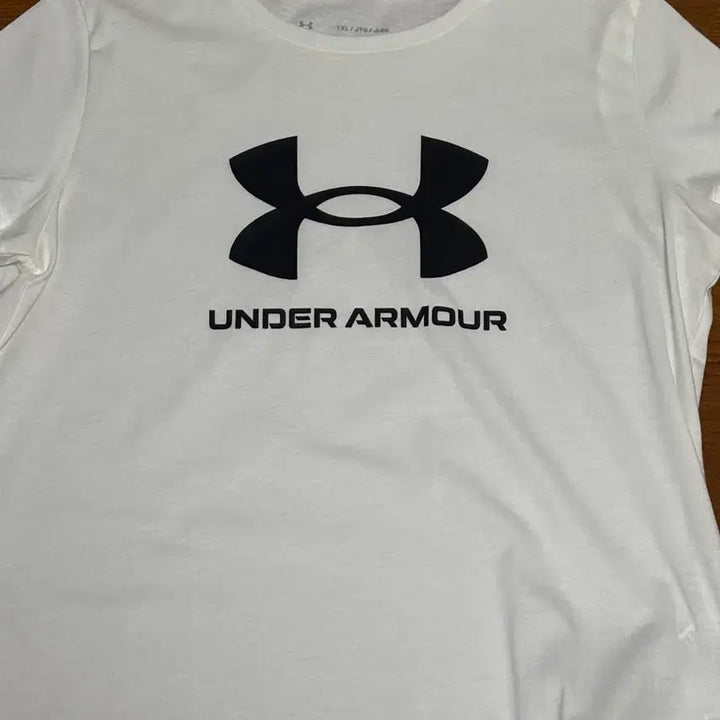 [SOLD OUT] 언더아머 UA 반팔 티셔츠 화이트