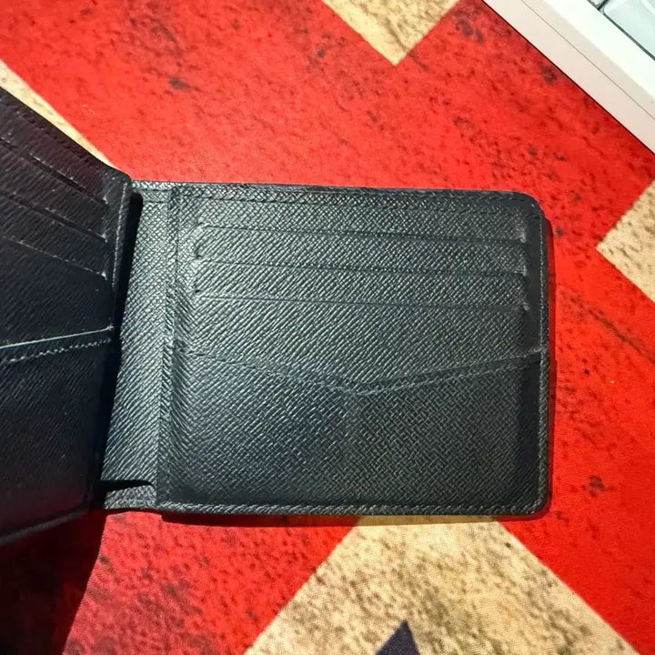 [BUNJANG] Louis Vuitton Monogram Eclipse Slender Wallet / 루이비통 모노그램 이클립스 슬렌더 반지갑 교신 가능