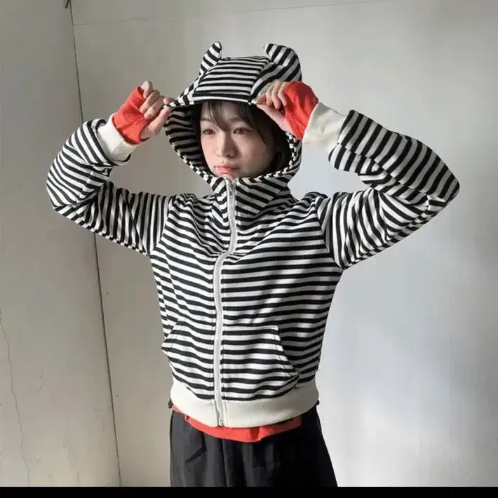 [BUNJANG] Striped Devil Horn Hooded Zip-up / 악마뿔 줄무늬 후드집업