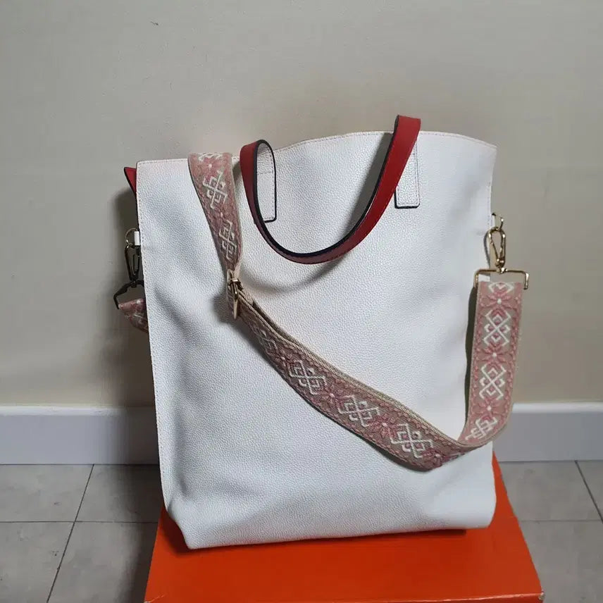 [BUNJANG] Synn & Glamg Series 1 Shopper Bag / 신 & 글램지 시리즈 1 쇼퍼 백, 소가죽 토트 숄드백