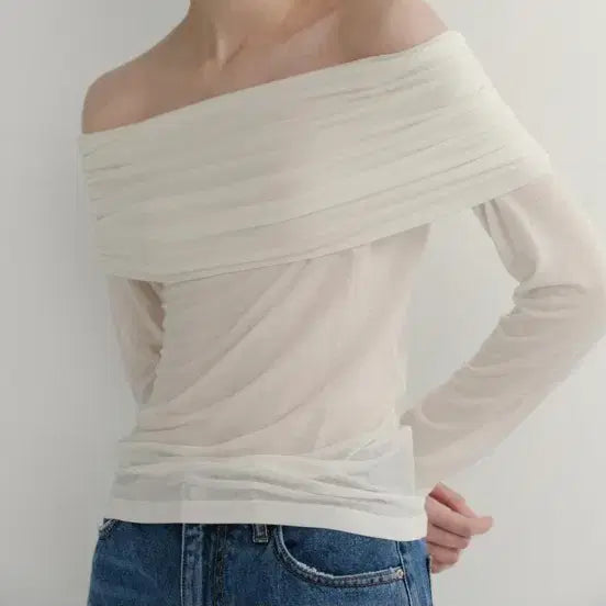 [BUNJANG] ORE Shirred Off-shoulder Top Ecru / ORE 오어 셔링 오프숄더 에크루