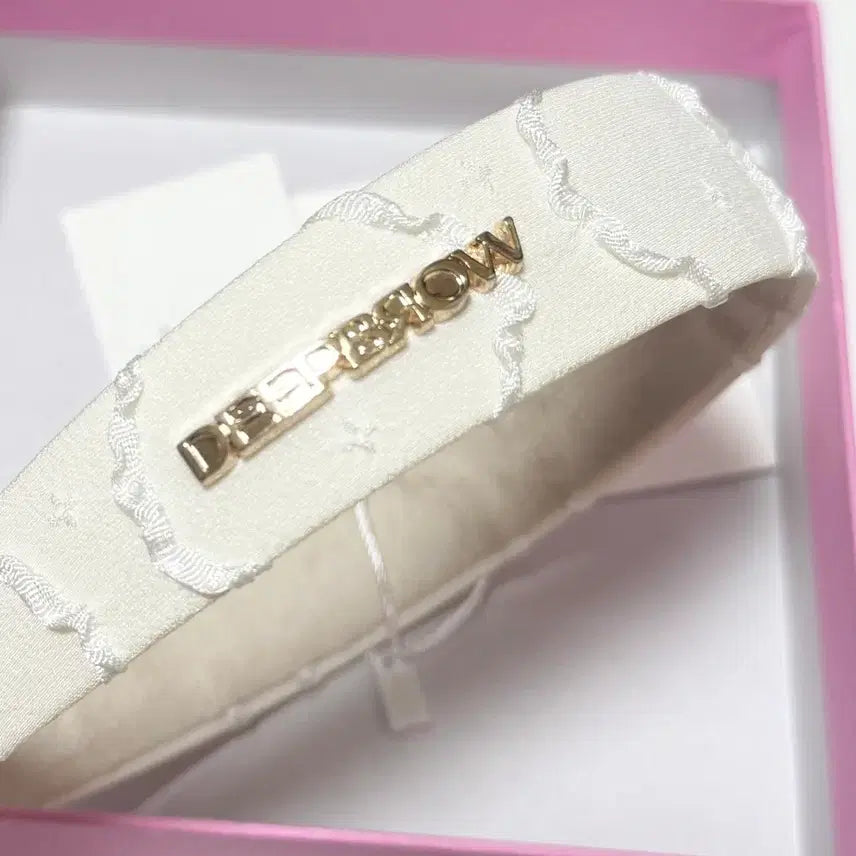 [BUNJANG] Deepbrow Bloom White Headband with Gold Lace Ribbon / 새상품)딥브로우 블룸 헤어밴드 화이트/ 머리띠 골드 레이스 리본