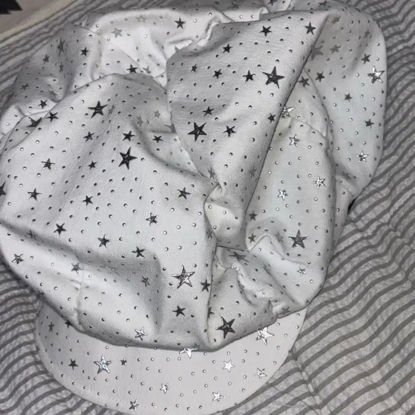 [BUNJANG] Gorro Gora White Cloud Cap / Gorro gorra 고로고라 별 화이트 클라우드 캡