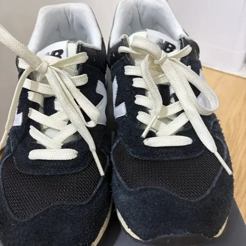 [BUNJANG] New Balance 574 Heritage Deep Black Sneakers / 뉴발란스 574 헤리티지 딥 블랙 260