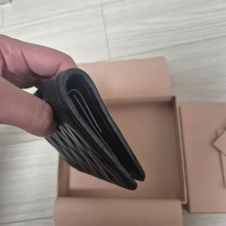 [BUNJANG] Miu Miu Matelassé Black Wallet / 미우미우 블랙 마틀라세 반지갑 (풀박스)