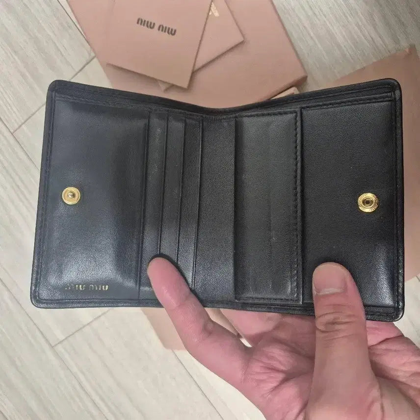 [BUNJANG] Miu Miu Matelassé Black Wallet / 미우미우 블랙 마틀라세 반지갑 (풀박스)