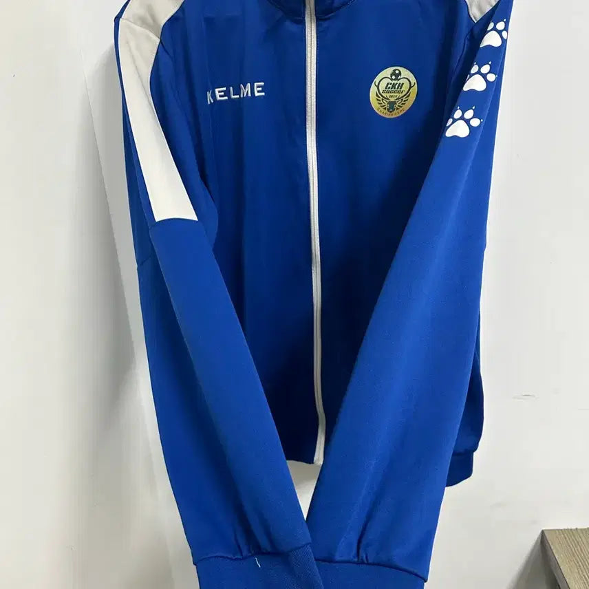 [BUNJANG] Kelme Blue Track Top 110 / [만원 아라비아빈티지]켈메 블루 트랙탑 CKH 축구팀 패치 110