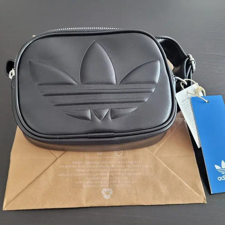 [BUNJANG] Adidas Trefoil Mini Bag / 아디다스 블랙 트레포일 미니백