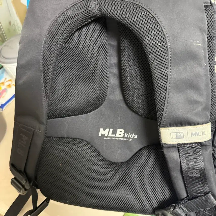 [BUNJANG] MLB New York Yankees Black Backpack / MLB 뉴욕 양키스 블랙 백팩 가방