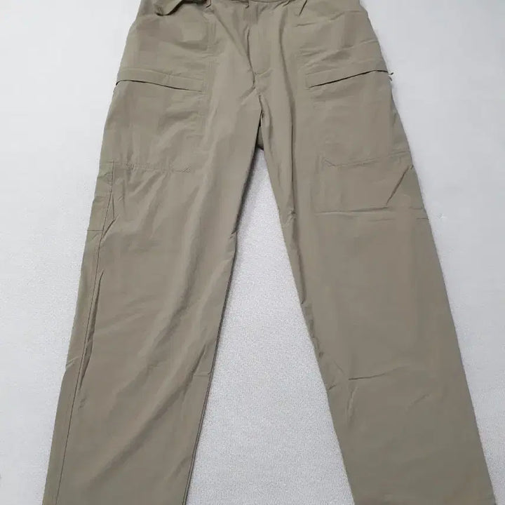 [BUNJANG] Uniqlo Beige Cargo Wide Pants / 유니클로 베이지색 카고 와이드 팬츠 허리32~33