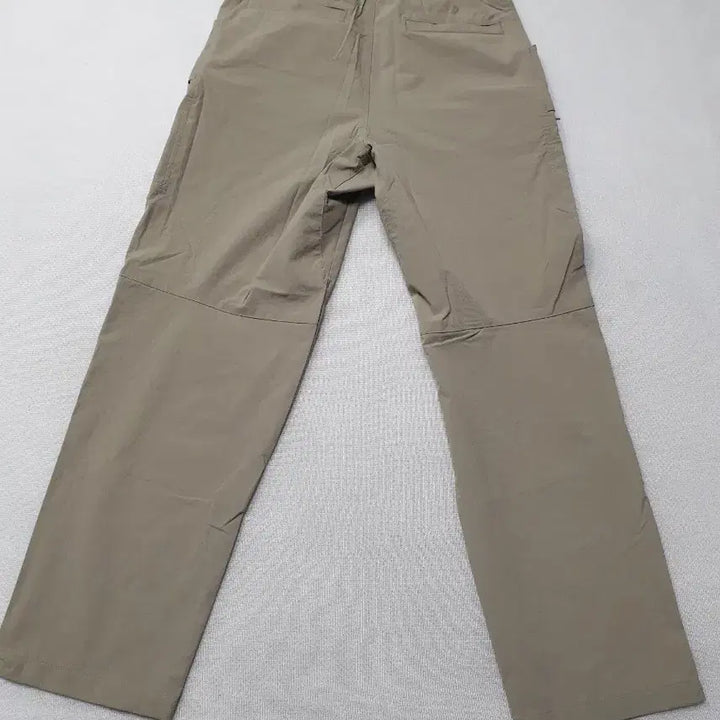 [BUNJANG] Uniqlo Beige Cargo Wide Pants / 유니클로 베이지색 카고 와이드 팬츠 허리32~33