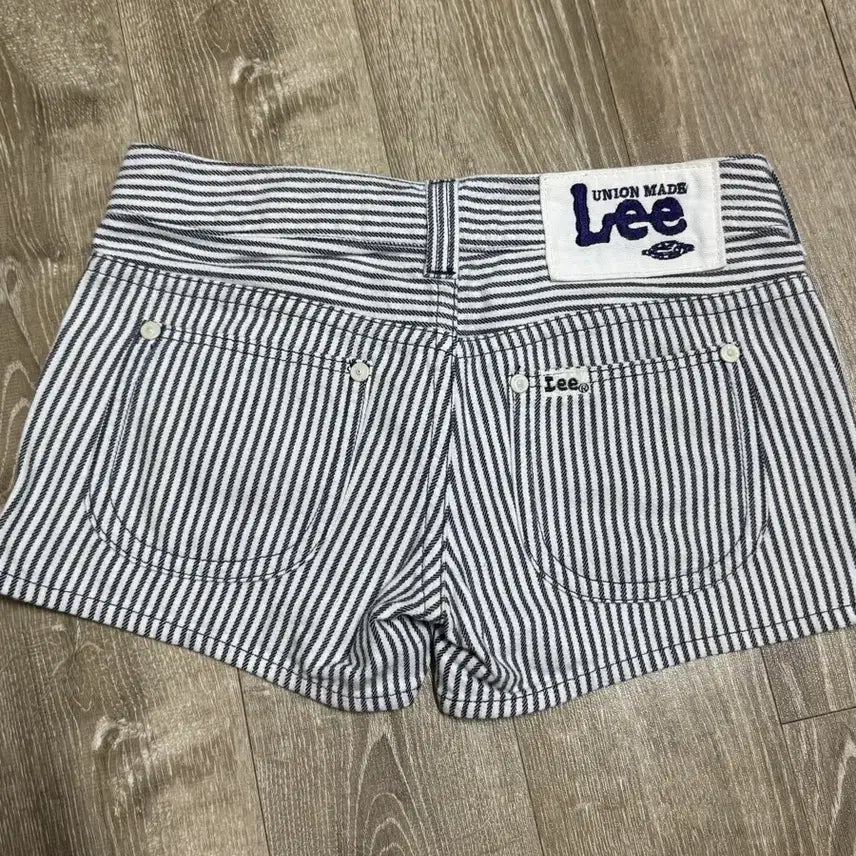 [BUNJANG] Lee Vintage Striped Shorts / Lee 빈티지 스트라이프 반바지