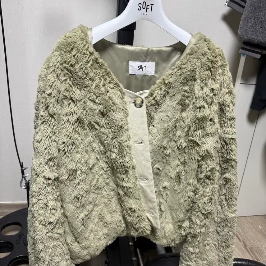 [BUNJANG] Soft Seoul Khaki Faux Fur Jacket / 소프트서울 카키 퍼자켓