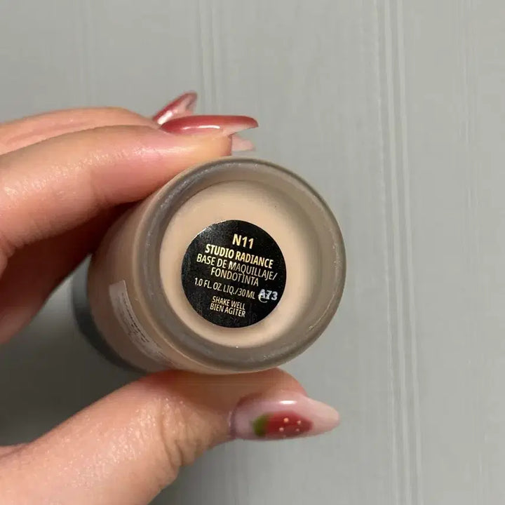 [BUNJANG] MAC Studio Radiance Serum Power Foundation N11 / 맥 스튜디오 래디언스 세럼 파워 파운데이션 N11