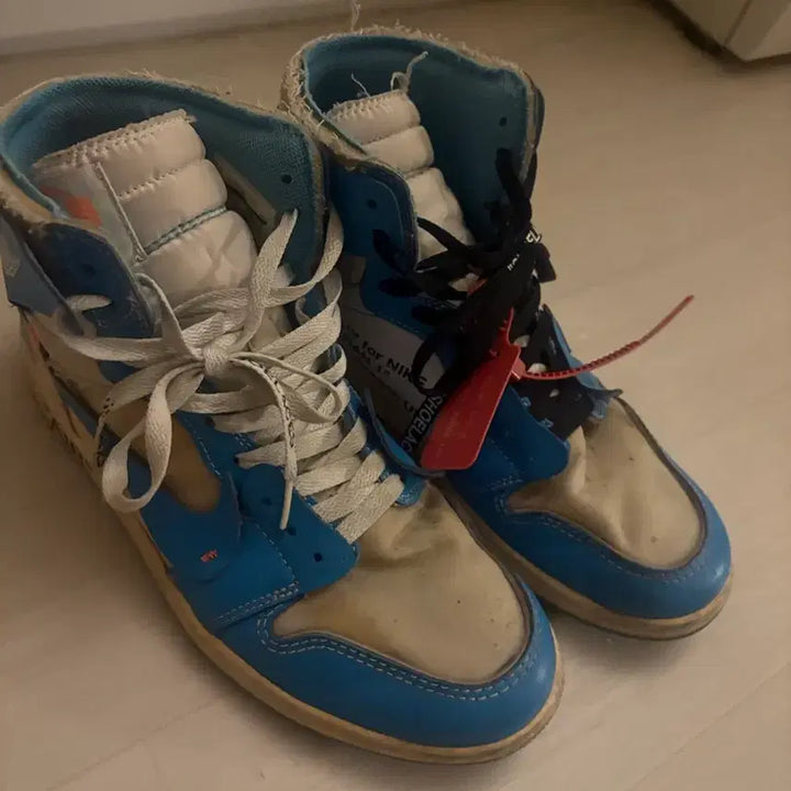 [BUNJANG] Nike Jordan 1 Off-White UNC Sneakers / 급처) 나이키 조던 1 오프화이트 unc 280