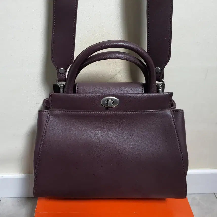 [BUNJANG] VINCIS BENCH Leather Shoulder/Crossbody Bag / 빈치스벤치 (VINCIS BENCH) 가죽 숄드, 크로스백