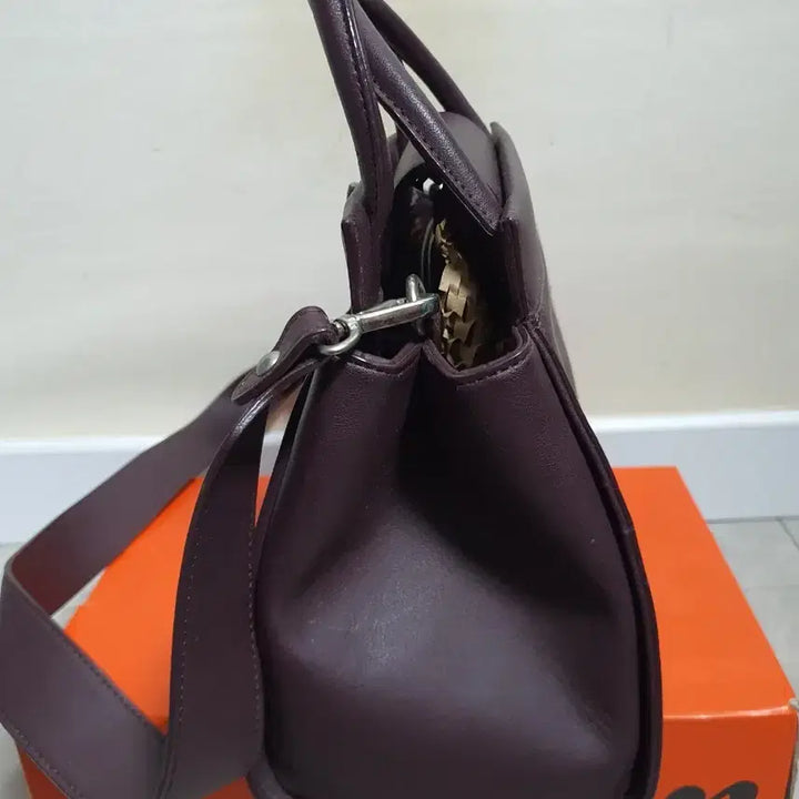 [BUNJANG] VINCIS BENCH Leather Shoulder/Crossbody Bag / 빈치스벤치 (VINCIS BENCH) 가죽 숄드, 크로스백