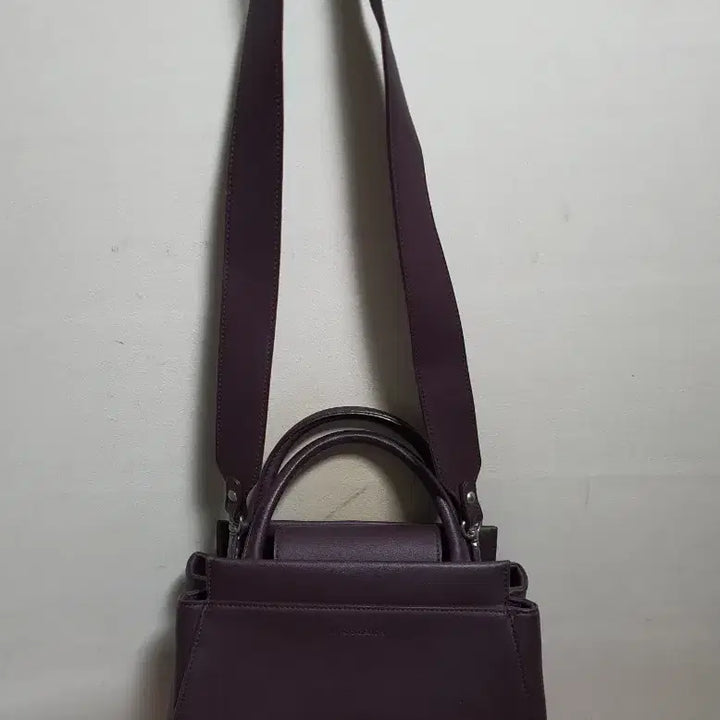 [BUNJANG] VINCIS BENCH Leather Shoulder/Crossbody Bag / 빈치스벤치 (VINCIS BENCH) 가죽 숄드, 크로스백