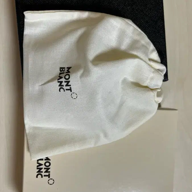 [BUNJANG] Montblanc Sartorial MagSafe Card Wallet Black / 몽블랑 사토리얼 맥세이프 카드지갑 블랙