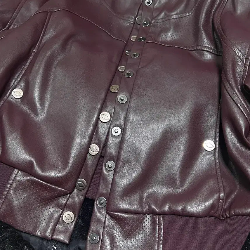 [BUNJANG] Mischief Leather Bomber Jacket Burgundy / 미스치프 레더 봄버 자켓 버건디 버튼업/ 보헤미안서울