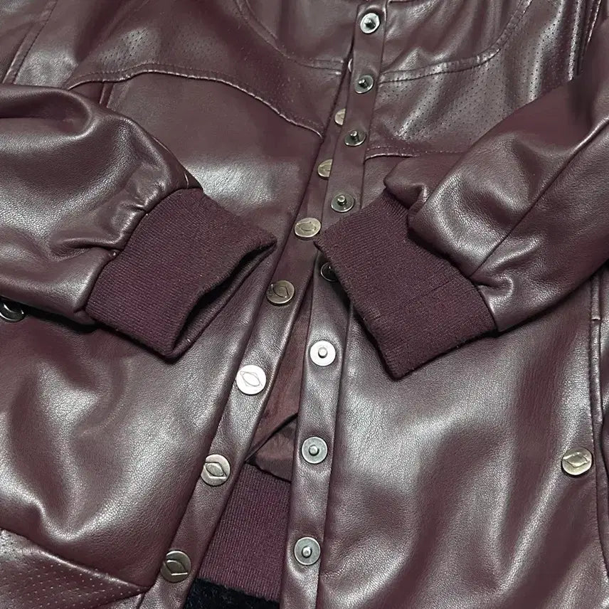 [BUNJANG] Mischief Leather Bomber Jacket Burgundy / 미스치프 레더 봄버 자켓 버건디 버튼업/ 보헤미안서울
