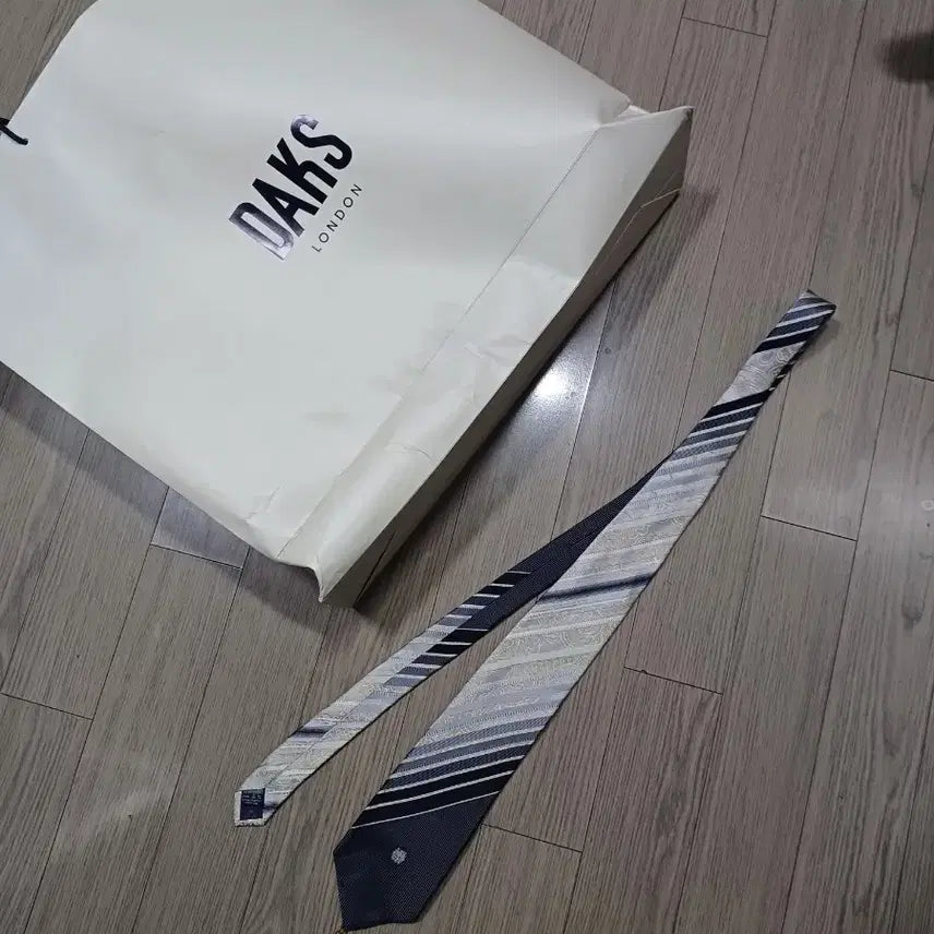 [BUNJANG] Daks Striped Pattern Tie / 닥스 넥타이 스트라이프 패턴
