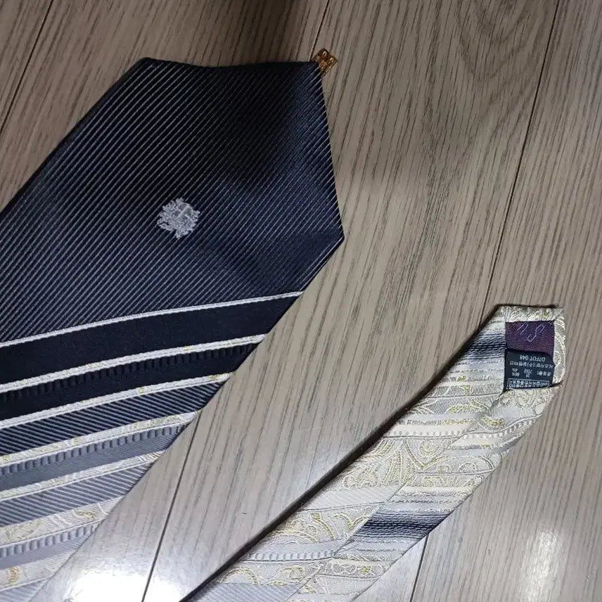 [BUNJANG] Daks Striped Pattern Tie / 닥스 넥타이 스트라이프 패턴