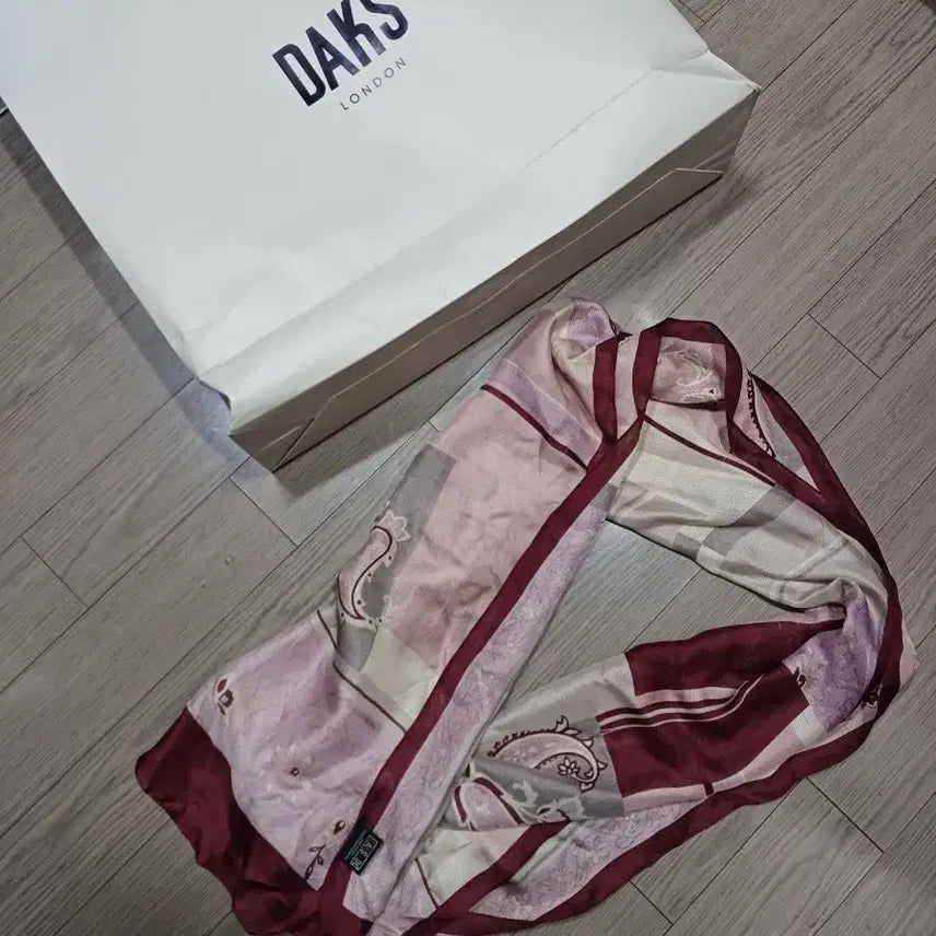 [BUNJANG] Daks Paisley Silk Scarf / 닥스 실크 스카프 페이즐리 패턴 170*52