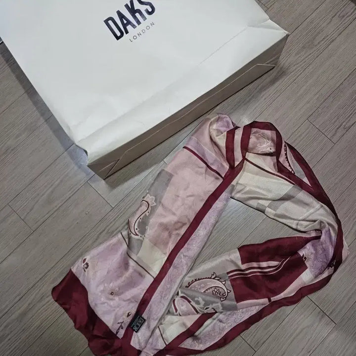 [BUNJANG] Daks Paisley Silk Scarf / 닥스 실크 스카프 페이즐리 패턴 170*52