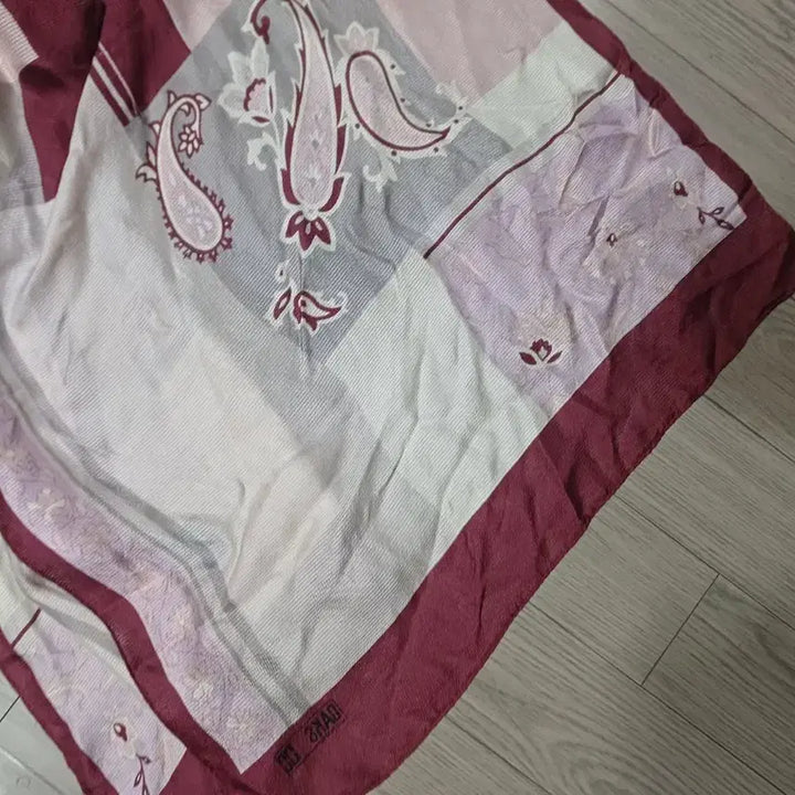 [BUNJANG] Daks Paisley Silk Scarf / 닥스 실크 스카프 페이즐리 패턴 170*52