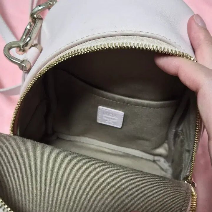 [BUNJANG] MCM White Day Special Limited Mini Backpack / MCM 화이트데이 초레어 미니백팩 연핑크핑크가방 화이트데이스페셜한정판