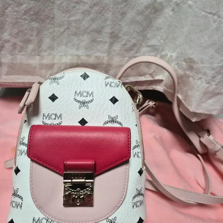 [BUNJANG] MCM White Day Special Limited Mini Backpack / MCM 화이트데이 초레어 미니백팩 연핑크핑크가방 화이트데이스페셜한정판