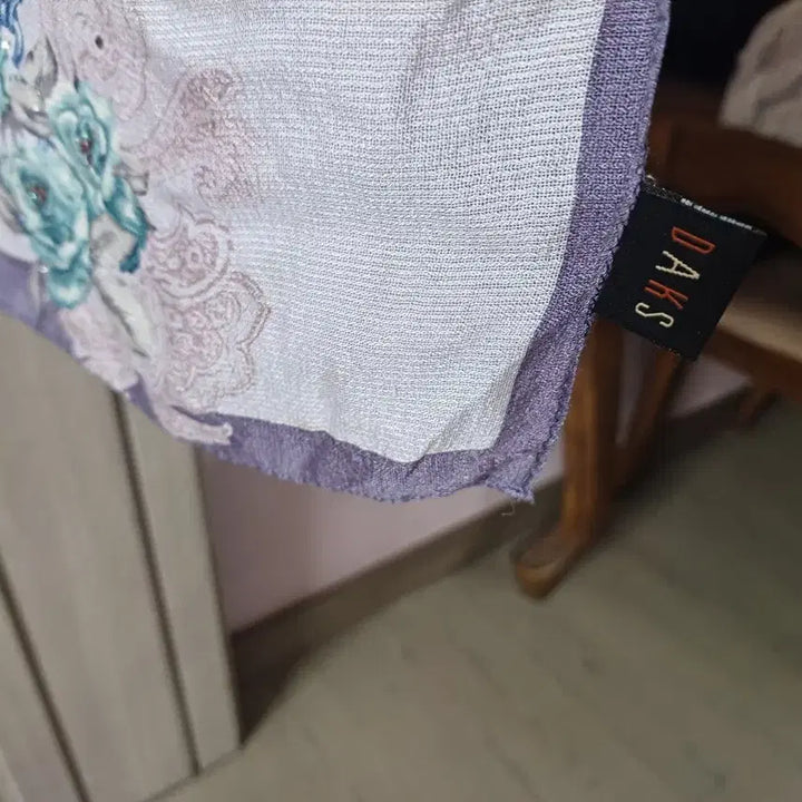 [BUNJANG] Daks Floral Silk Scarf / 닥스꽃무늬 스카프실크