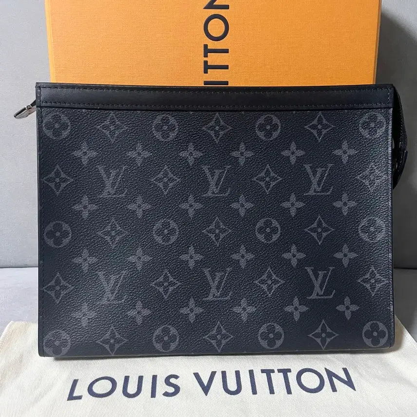 [BUNJANG] Louis Vuitton Eclipse Pochette Voyage Clutch / [새상품급] 루이비통 이클립스 포쉐트 보야주 클러치