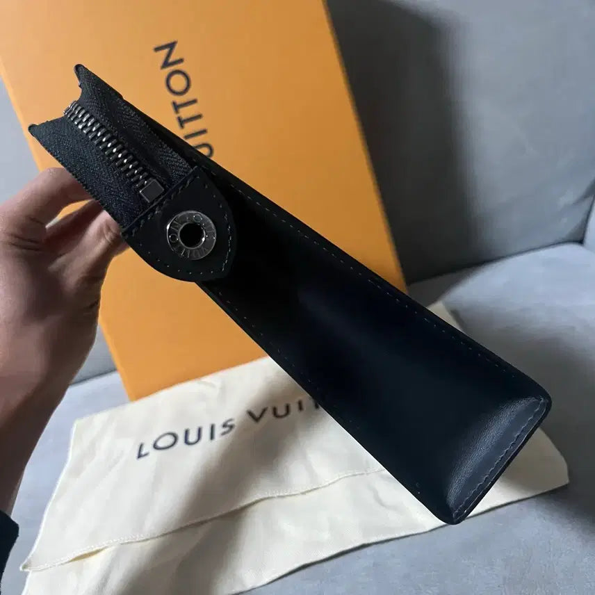 [BUNJANG] Louis Vuitton Eclipse Pochette Voyage Clutch / [새상품급] 루이비통 이클립스 포쉐트 보야주 클러치