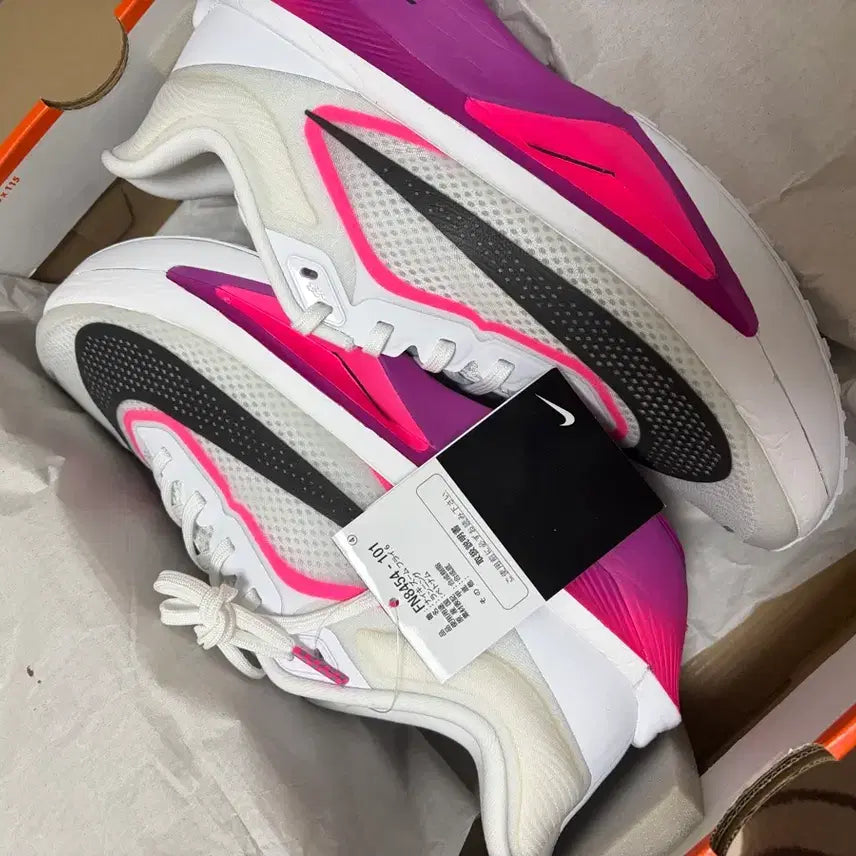 [BUNJANG] Nike Zoom Fly White Vivid Grape Sneakers / 나이키 줌플라이 화이트 비비드그레이프 단종모델 275