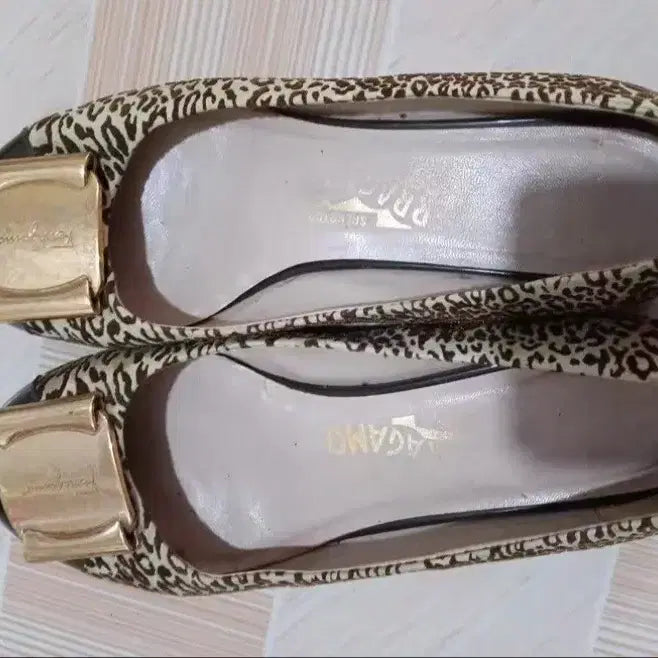 [BUNJANG] Ferragamo Leopard Print Flat Shoes / 페라가모 레오파드 플랫 슈즈36정품