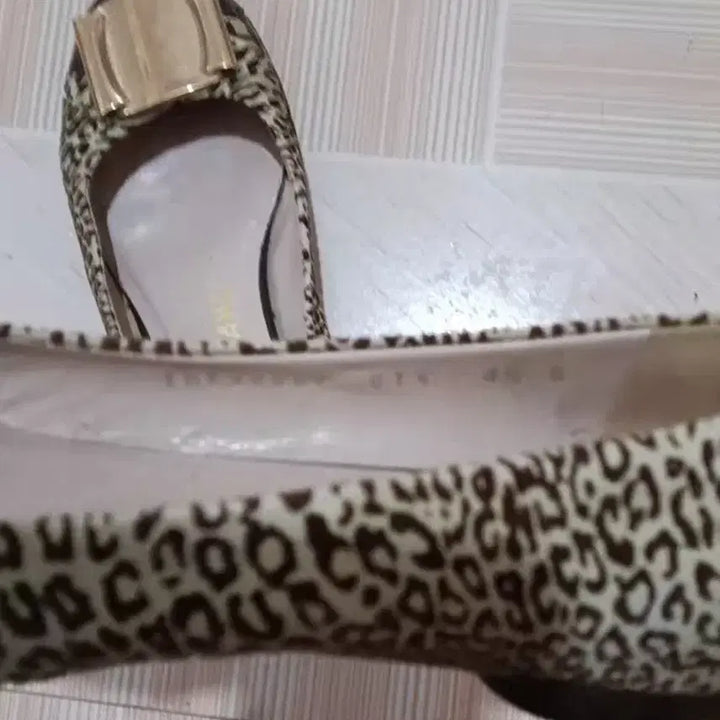 [BUNJANG] Ferragamo Leopard Print Flat Shoes / 페라가모 레오파드 플랫 슈즈36정품