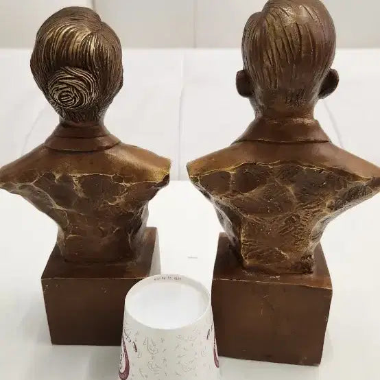 [BUNJANG] Park Chung-hee & Yuk Young-soo Bronze Busts / 박정희 대통령과 육영수여사 흉상