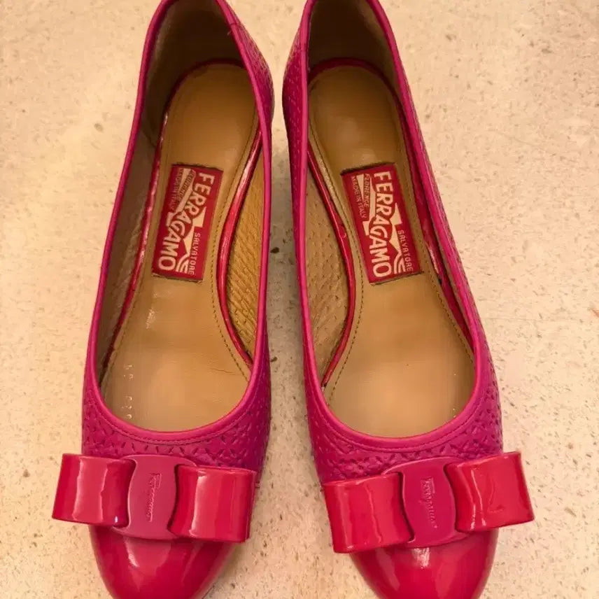 [BUNJANG] Ferragamo Vara Pink Ribbon Flat Pumps / 페라가모 바라 펌프스 핫핑크 리본 플랫슈즈36.5정품