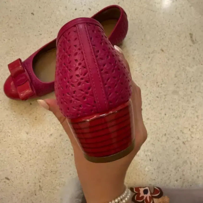 [BUNJANG] Ferragamo Vara Pink Ribbon Flat Pumps / 페라가모 바라 펌프스 핫핑크 리본 플랫슈즈36.5정품