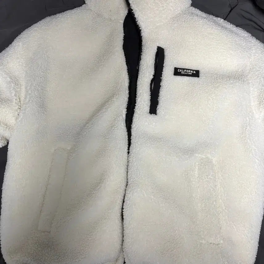 [BUNJANG] Who.A.U California Reversible Padded Jacket - Black / 후아유 캘리포니아 패딩 블랙 입니다