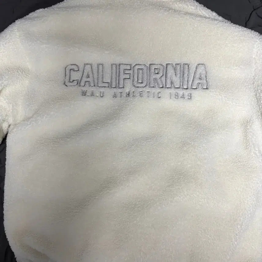 [BUNJANG] Who.A.U California Reversible Padded Jacket - Black / 후아유 캘리포니아 패딩 블랙 입니다