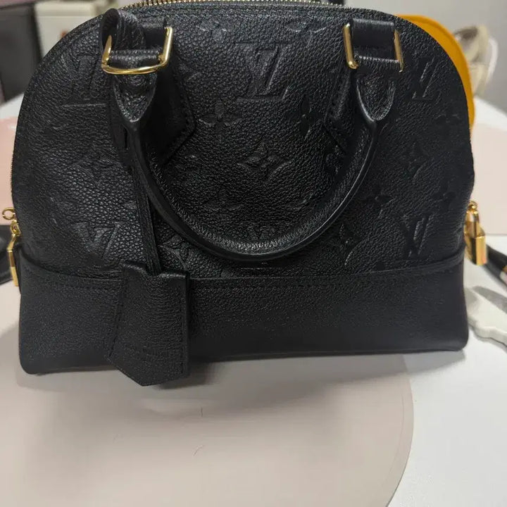 [BUNJANG] Louis Vuitton Alma BB Black Handbag / 루이비통 앙프렝뜨 알마 BB 블랙